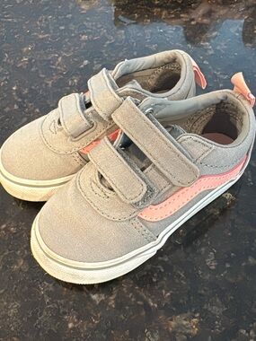 Vans Kids Grey Canvas Sneakers with Pink Side Stripe